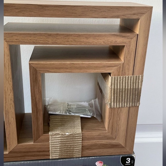 Wall Cube Set / Floating Wall Shelf Cubes - 3 Piece - Picture 6 of 10